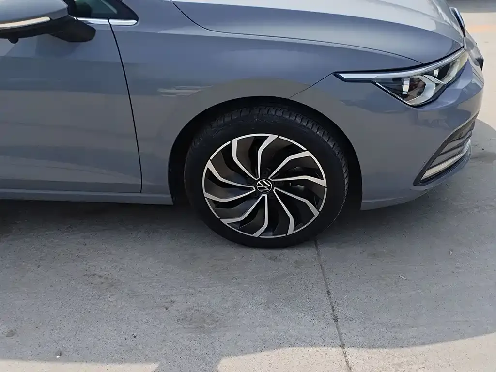 Volkswagen Golf 2023 из CN, фото 3