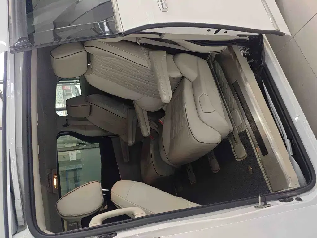 Buick GL8 2022 из CN, фото 3