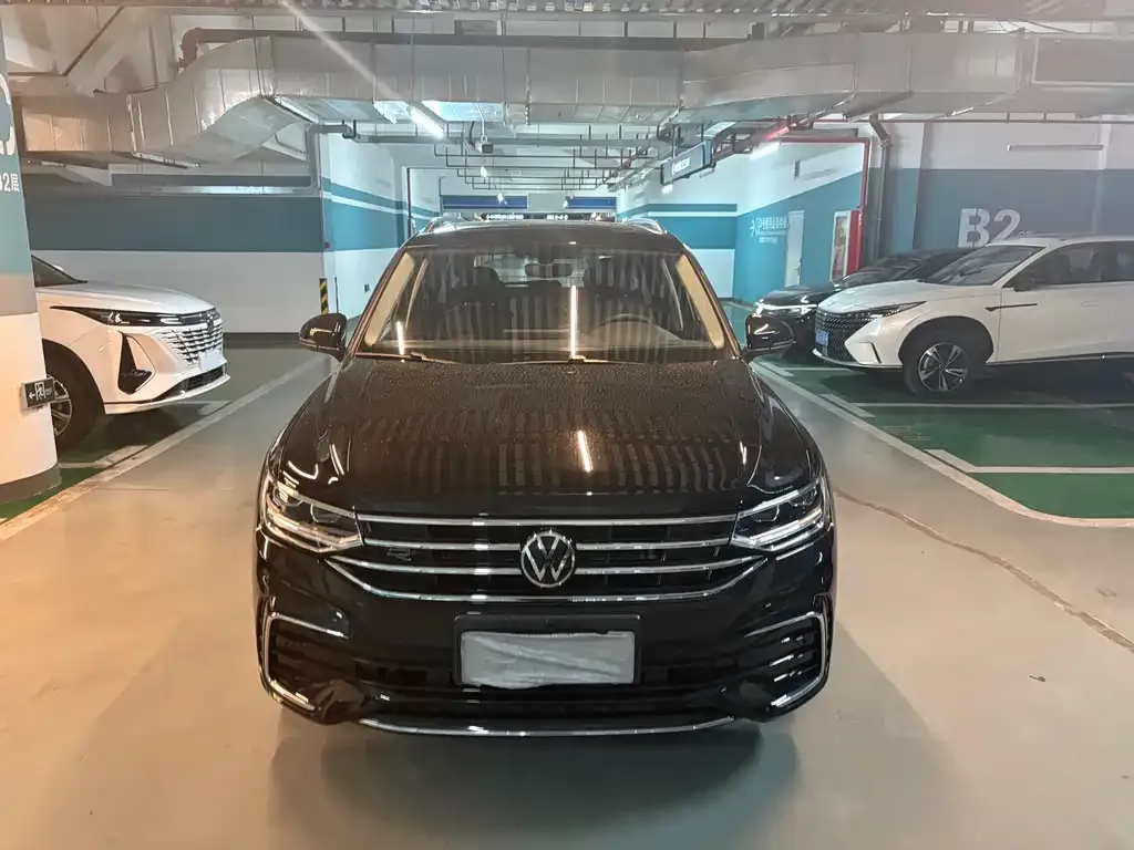 Volkswagen Tiguan L — фото 5