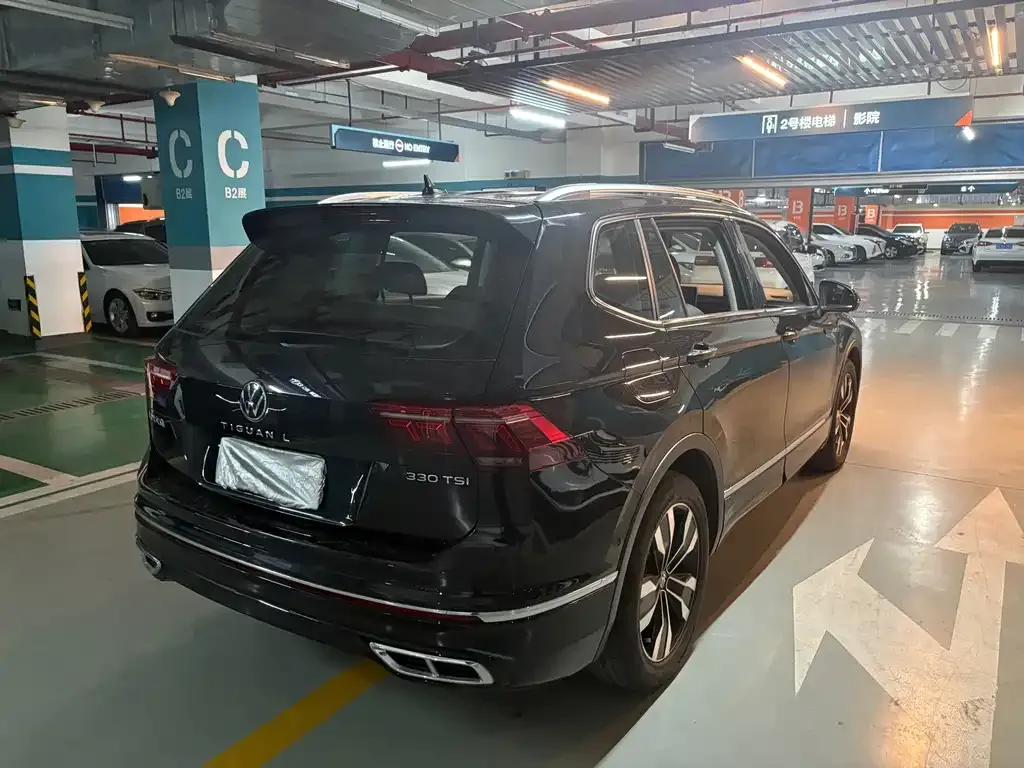 Volkswagen Tiguan L — фото 10