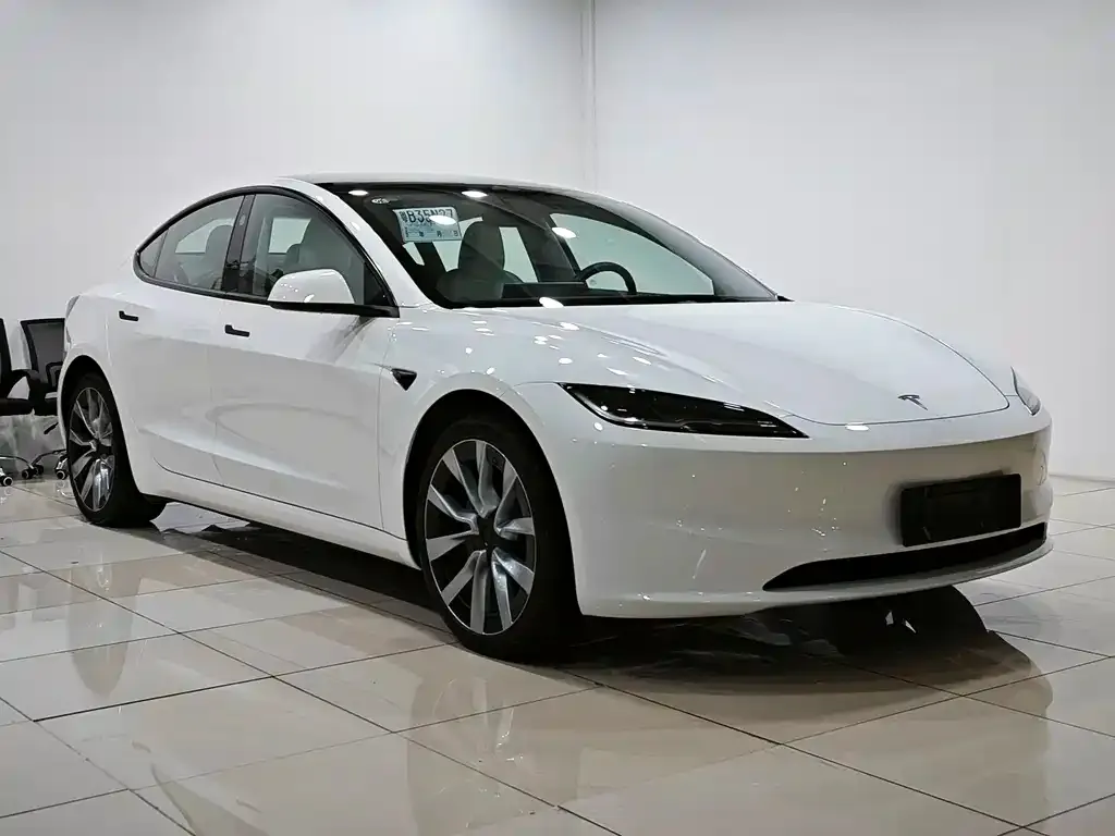 Tesla Model 3 — фото 6