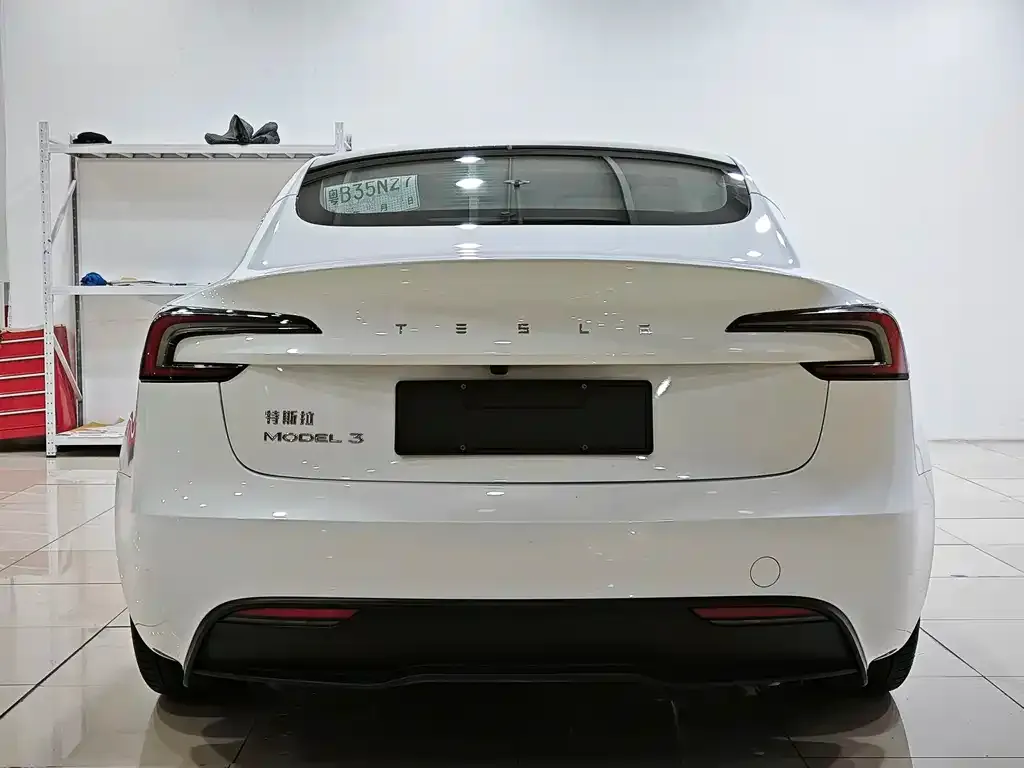 Tesla Model 3 — фото 5