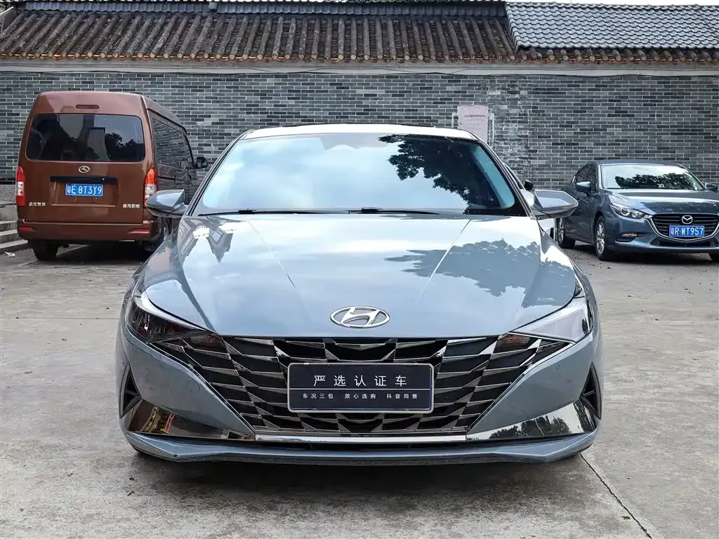 Hyundai Elantra — фото 7
