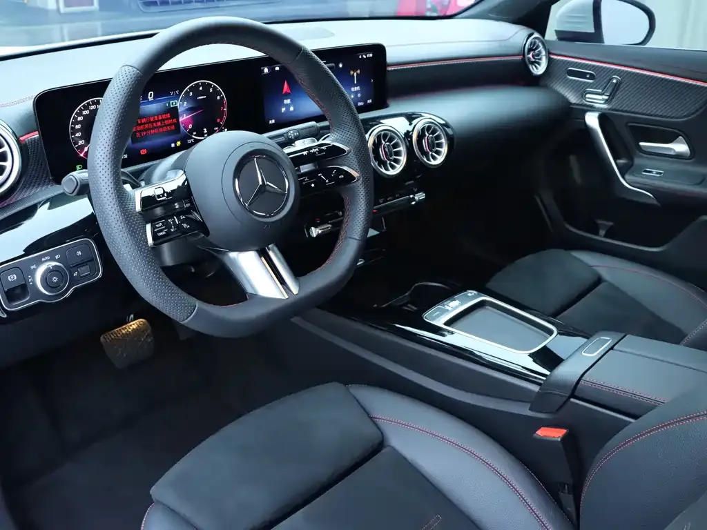 Mercedes-Benz A-Class — фото 10