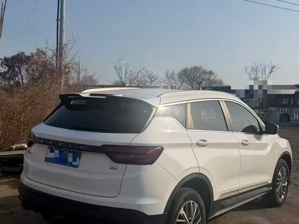Geely Binyue — фото 10