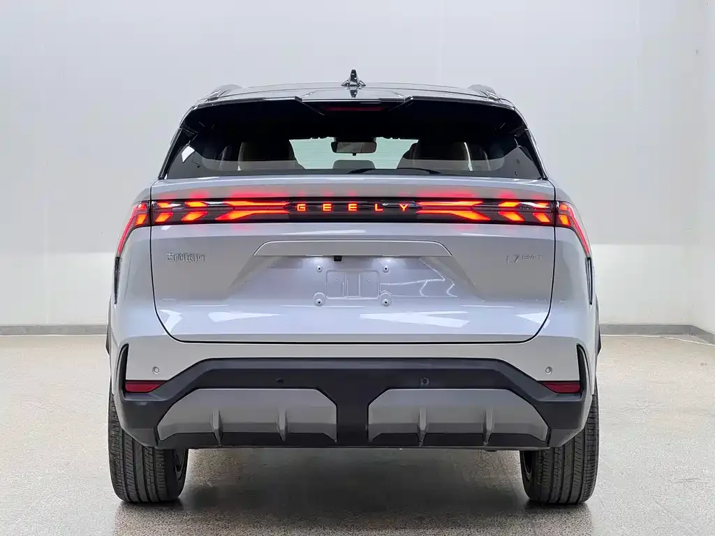 Geely Galaxy L7 — фото 3