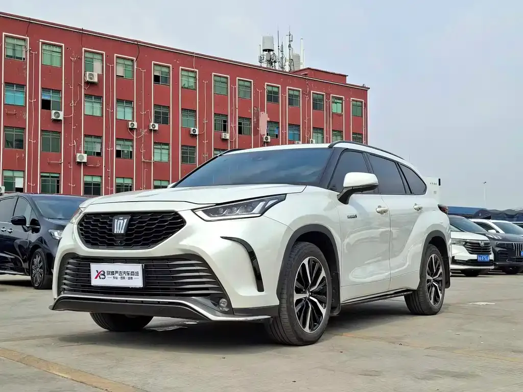 Toyota Crown Kluger 2024 из CN, фото 1
