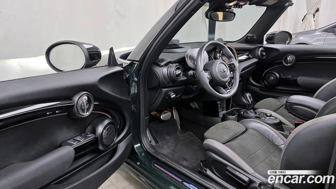 Mini Cooper Convertible 2024 из KR, фото 10