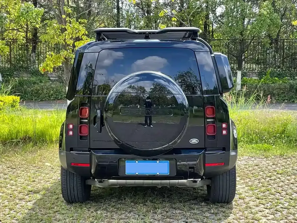 Land Rover Defender — фото 10