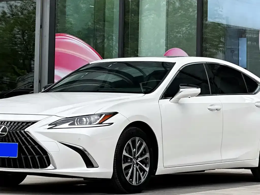 Lexus ES — фото 4