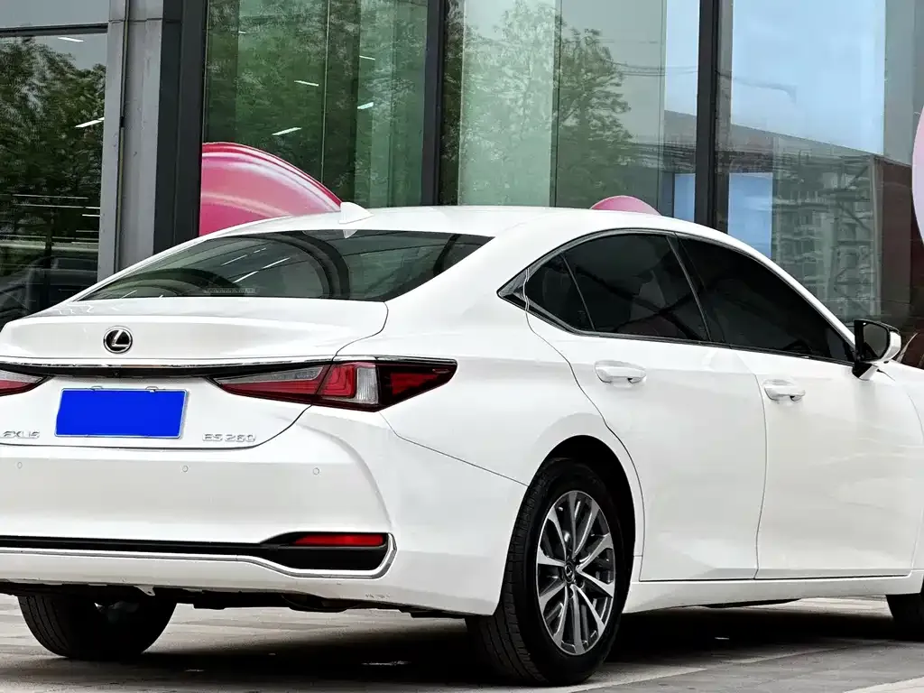 Lexus ES — фото 2