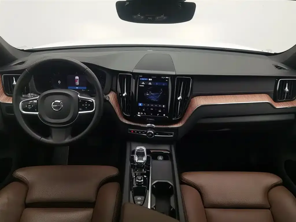 Volvo XC60 2025 из CN, фото 9