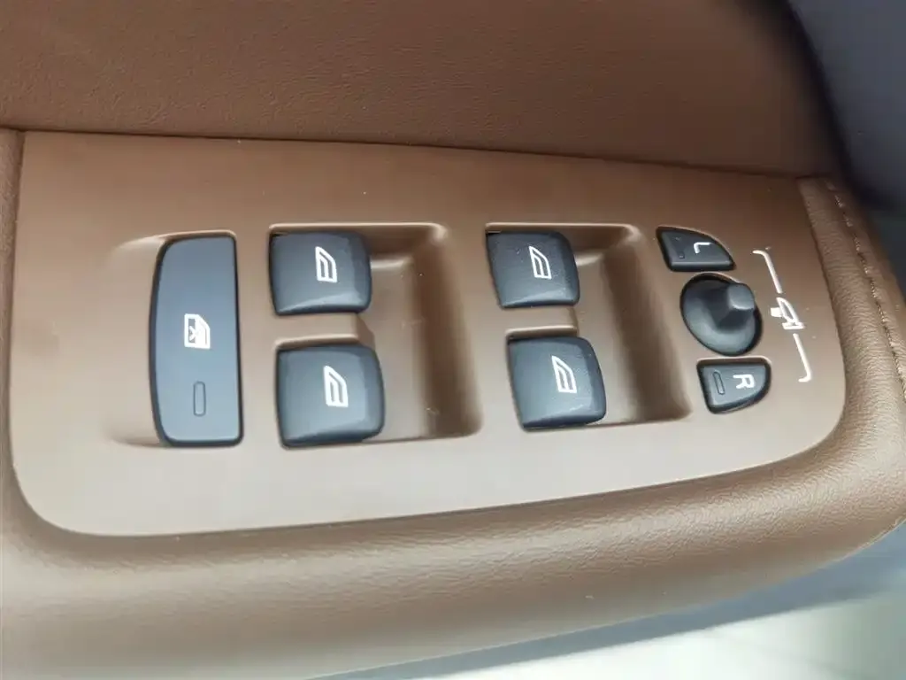 Volvo XC60 2025 из CN, фото 5