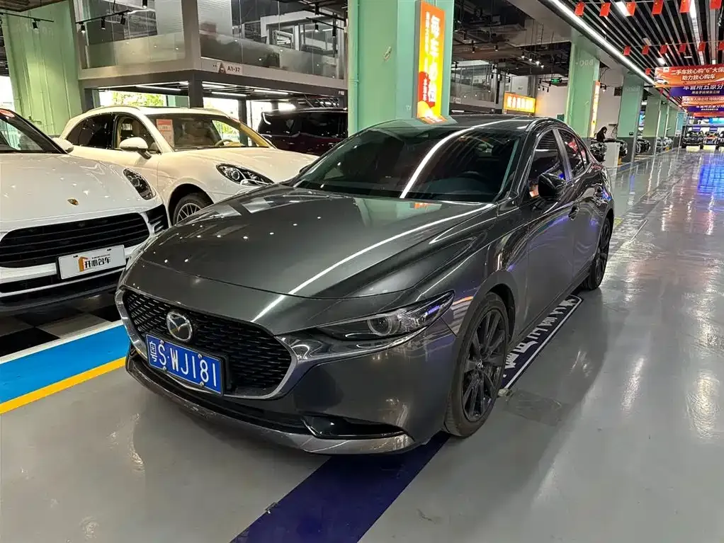 Mazda 3 Axela 2023 из CN, фото 1