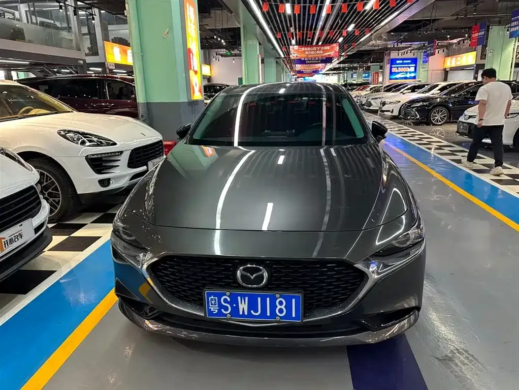 Mazda 3 Axela 2023 из CN, фото 4