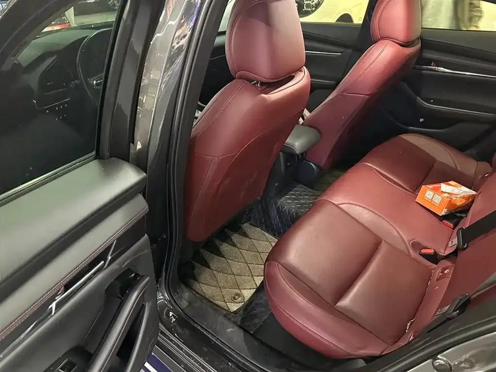 Mazda 3 Axela 2023 из CN, фото 5