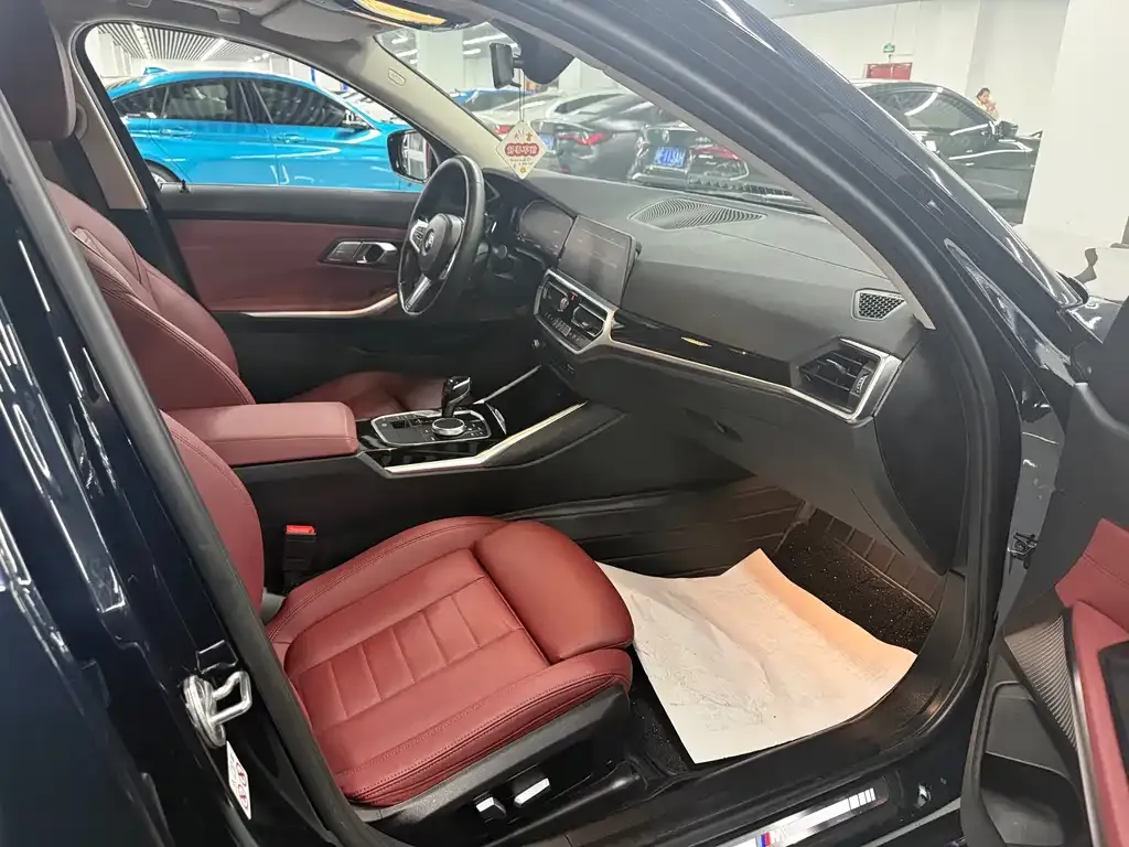 BMW 3 Series 2021 из CN, фото 2