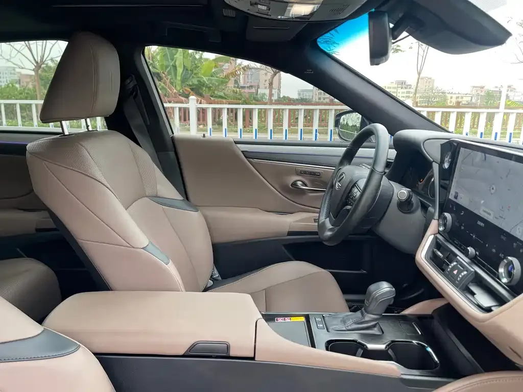Lexus ES 2024 из CN, фото 2