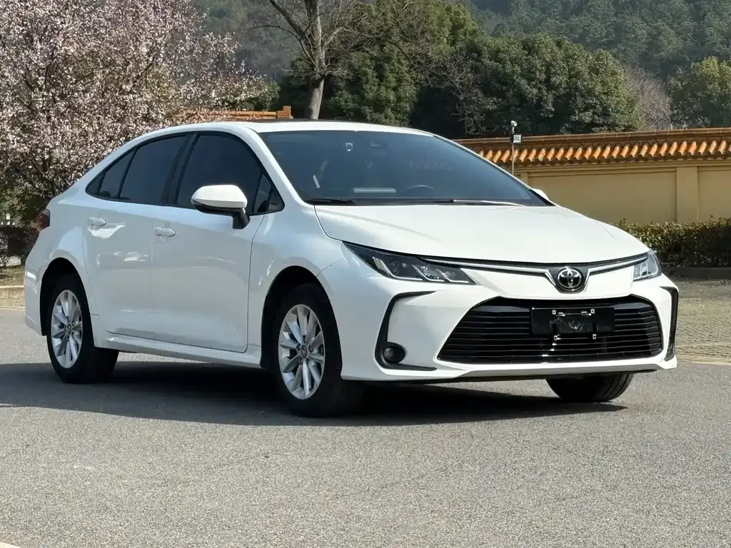 Toyota Corolla 2023 из CN, фото 7
