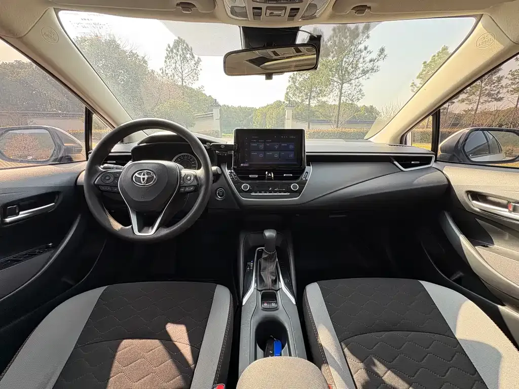 Toyota Corolla 2023 из CN, фото 6