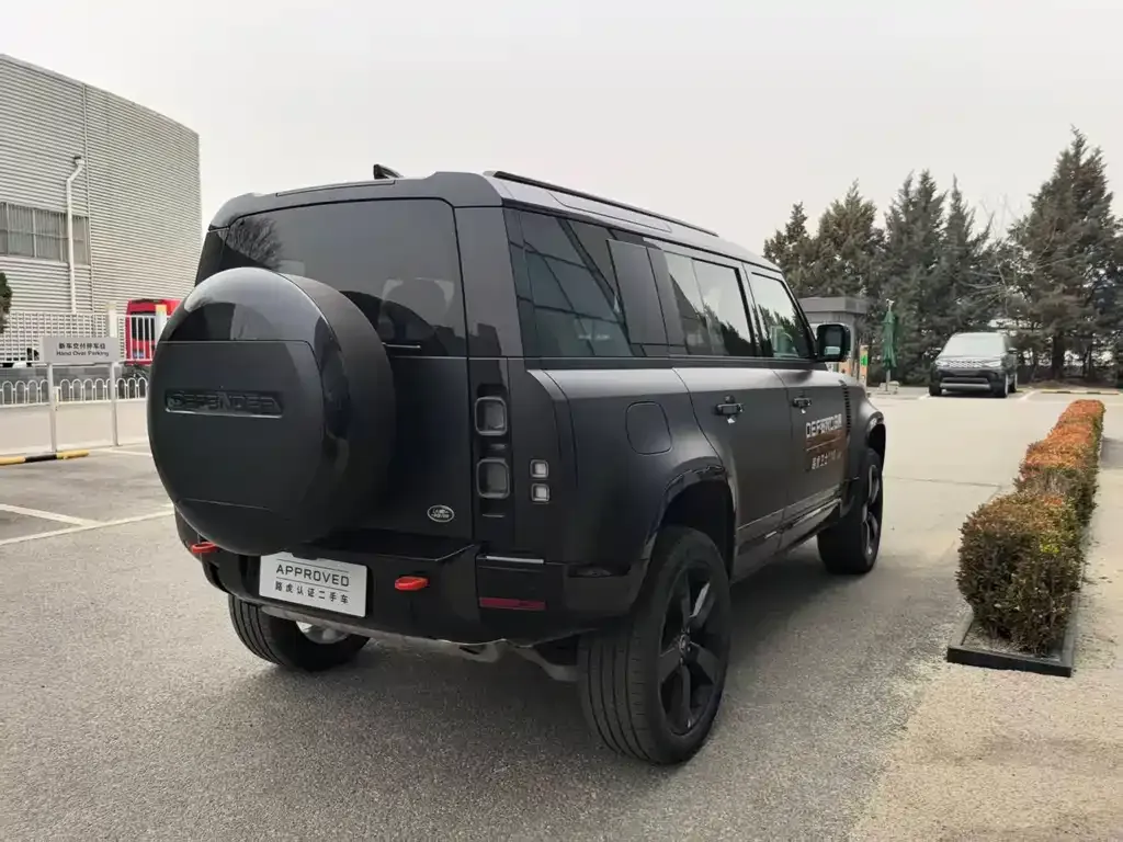 Land Rover Defender — фото 10