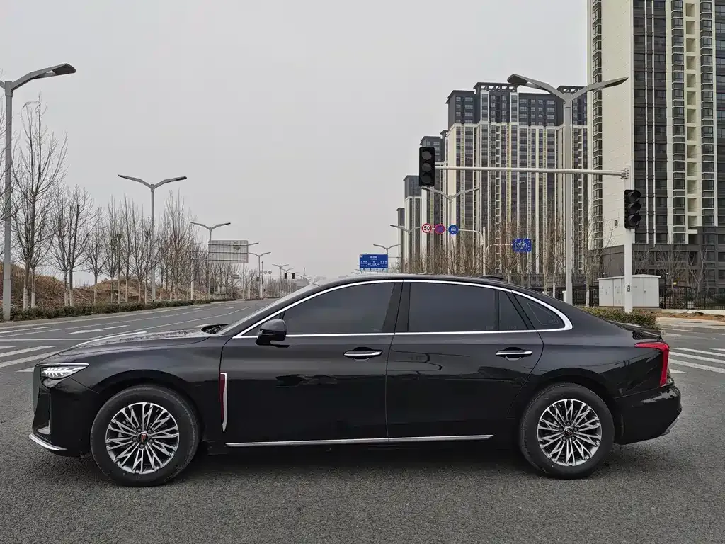 Hongqi H5 — фото 3
