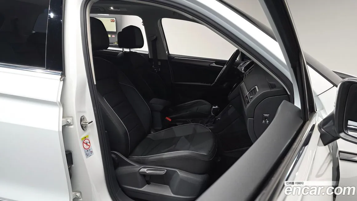 Volkswagen Tiguan — фото 7