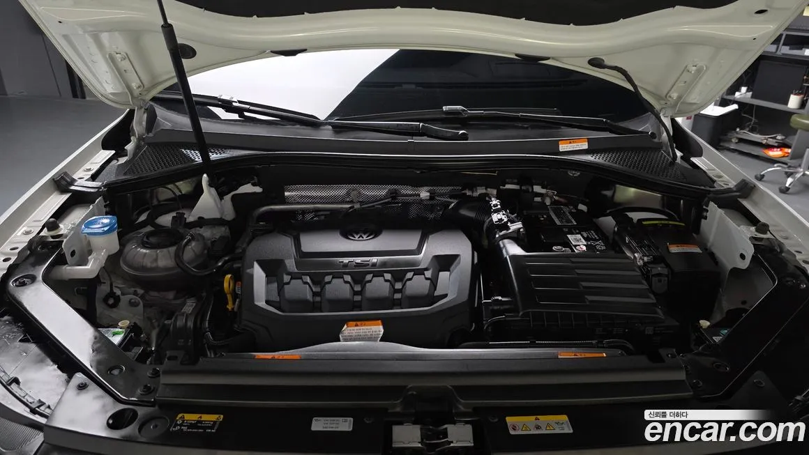 Volkswagen Tiguan — фото 10