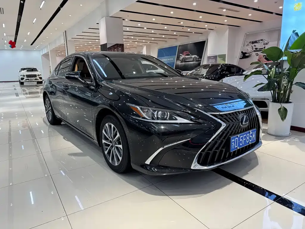 Lexus ES — фото 5
