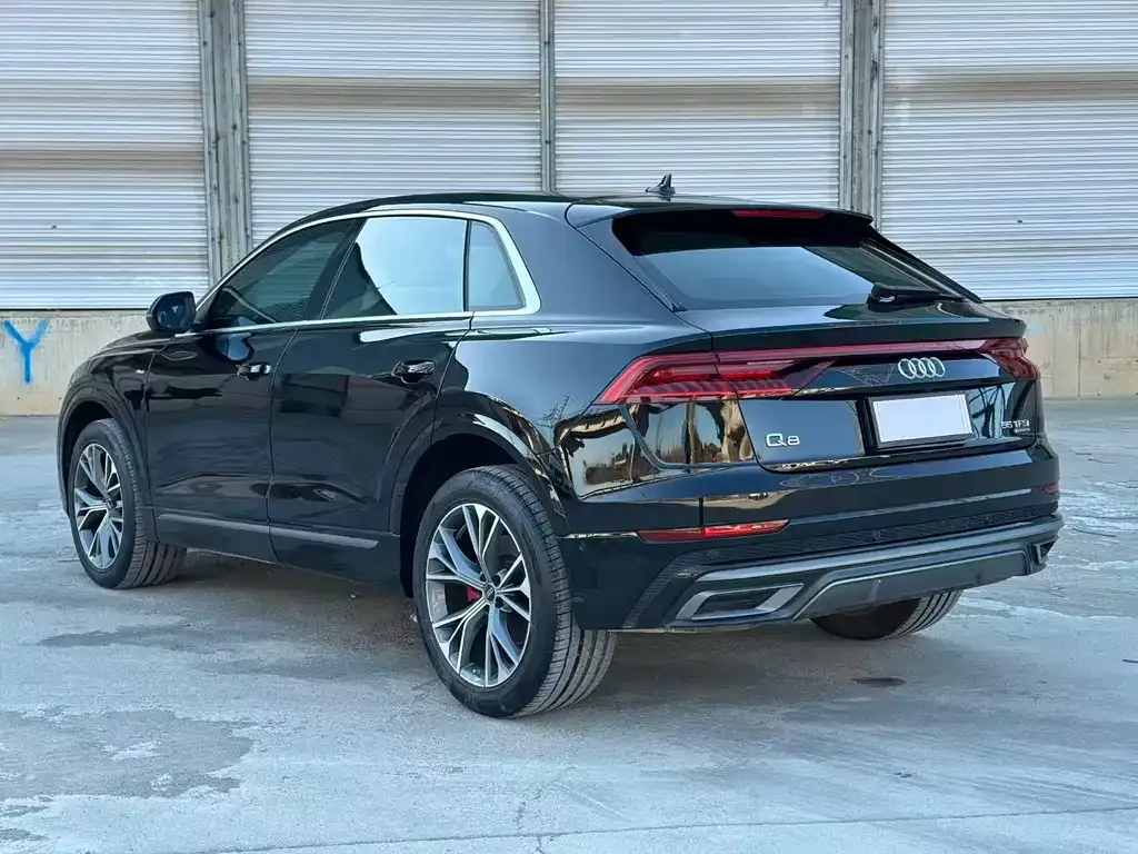 Audi Q8 — фото 2