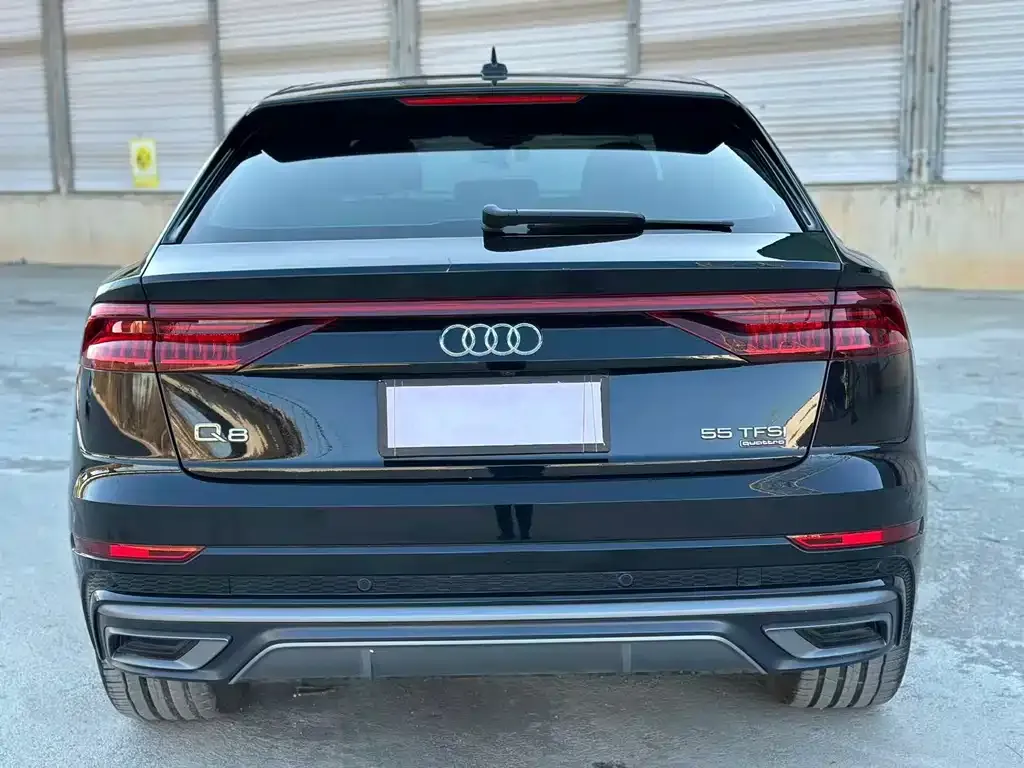 Audi Q8 — фото 6