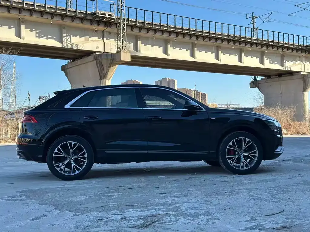 Audi Q8 — фото 5