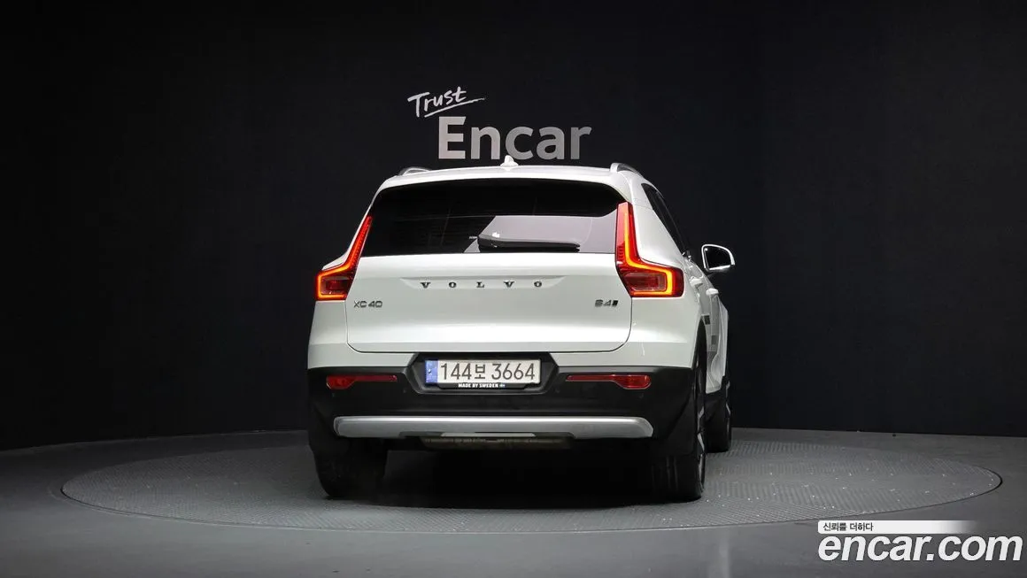 Volvo XC40 — фото 4