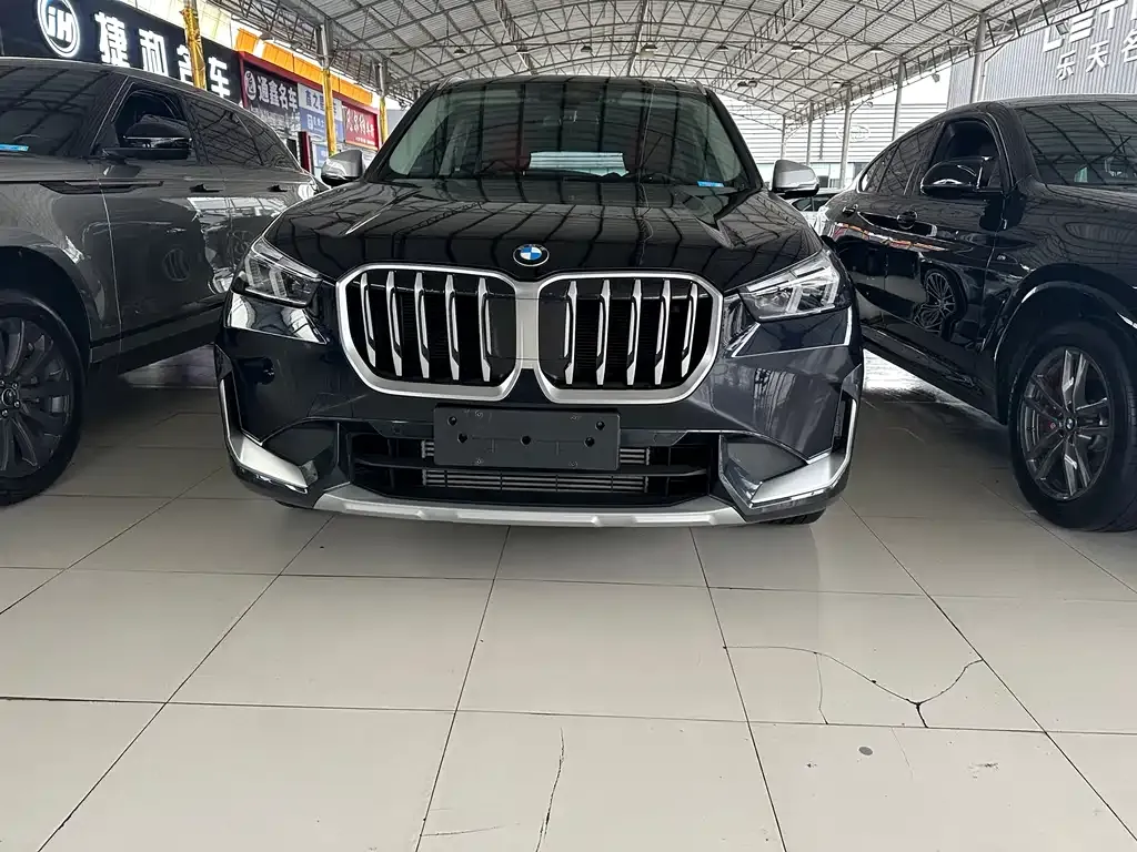 BMW X1 — фото 1