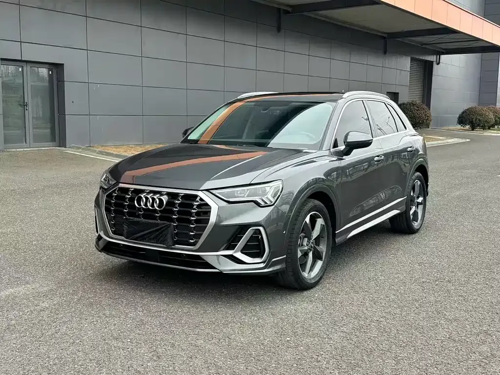 Audi Q3 — фото 1