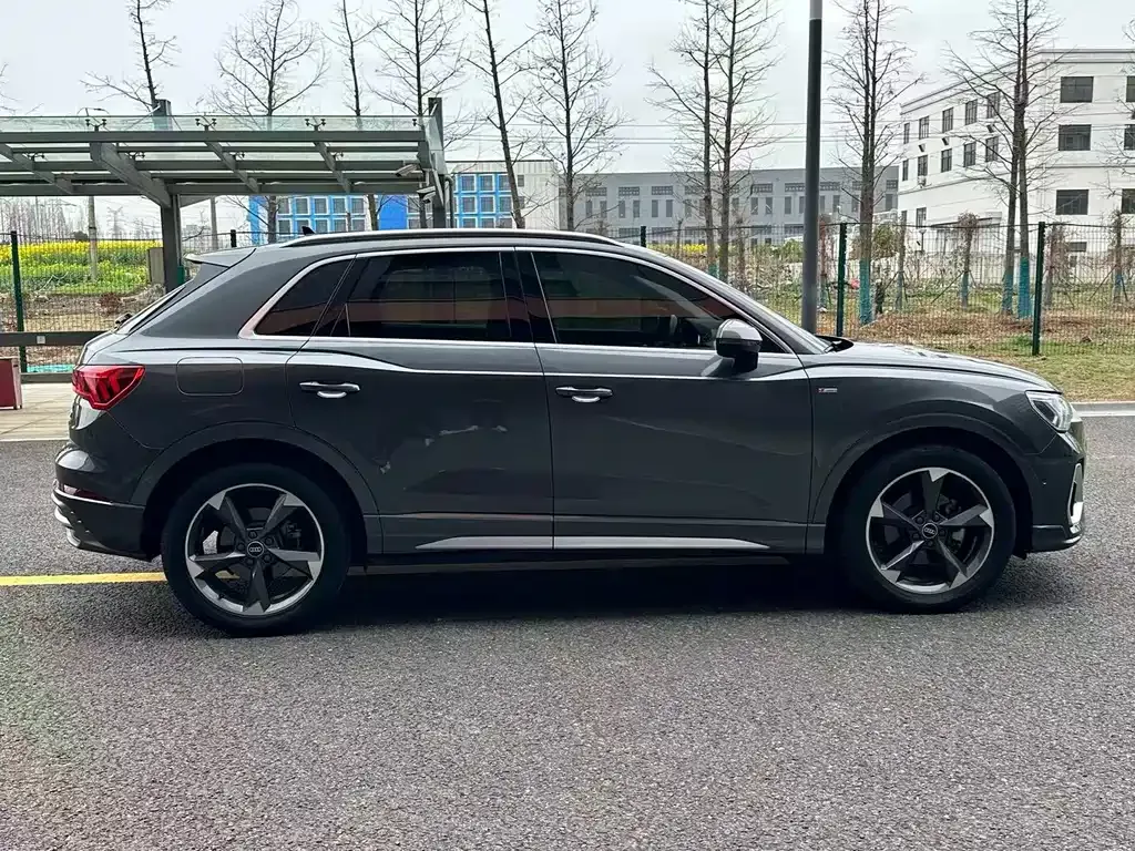 Audi Q3 — фото 10