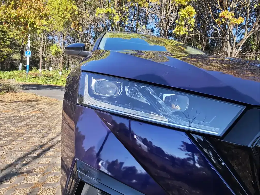 Skoda Octavia — фото 2