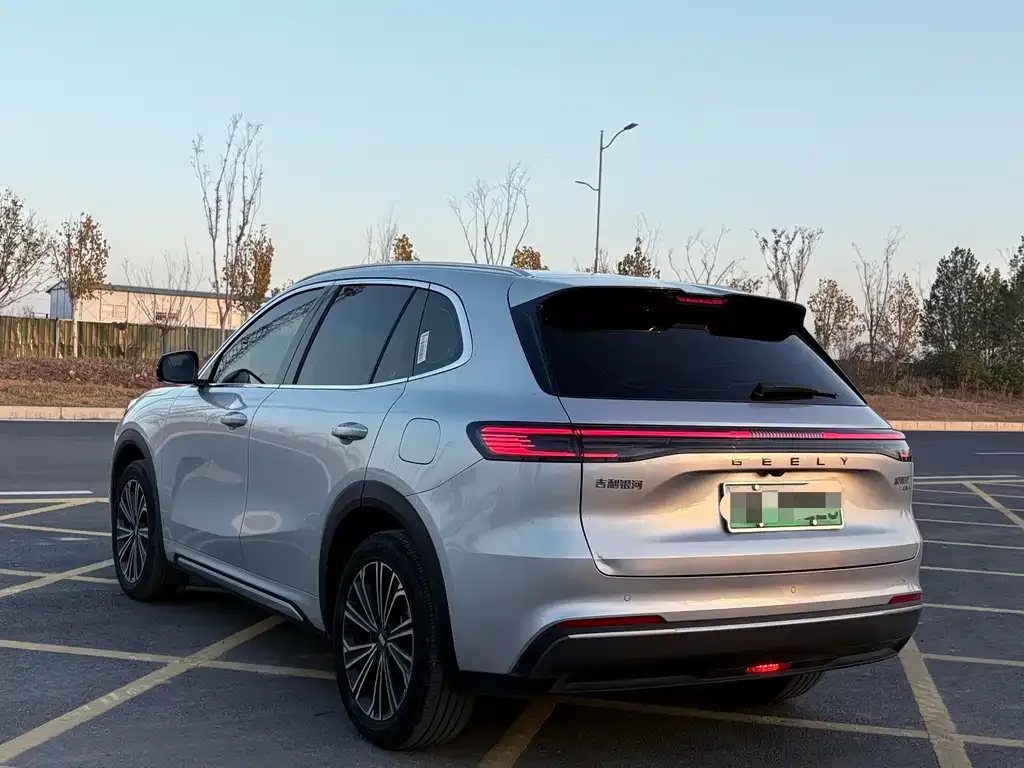 Geely 银河星舰7 — фото 8