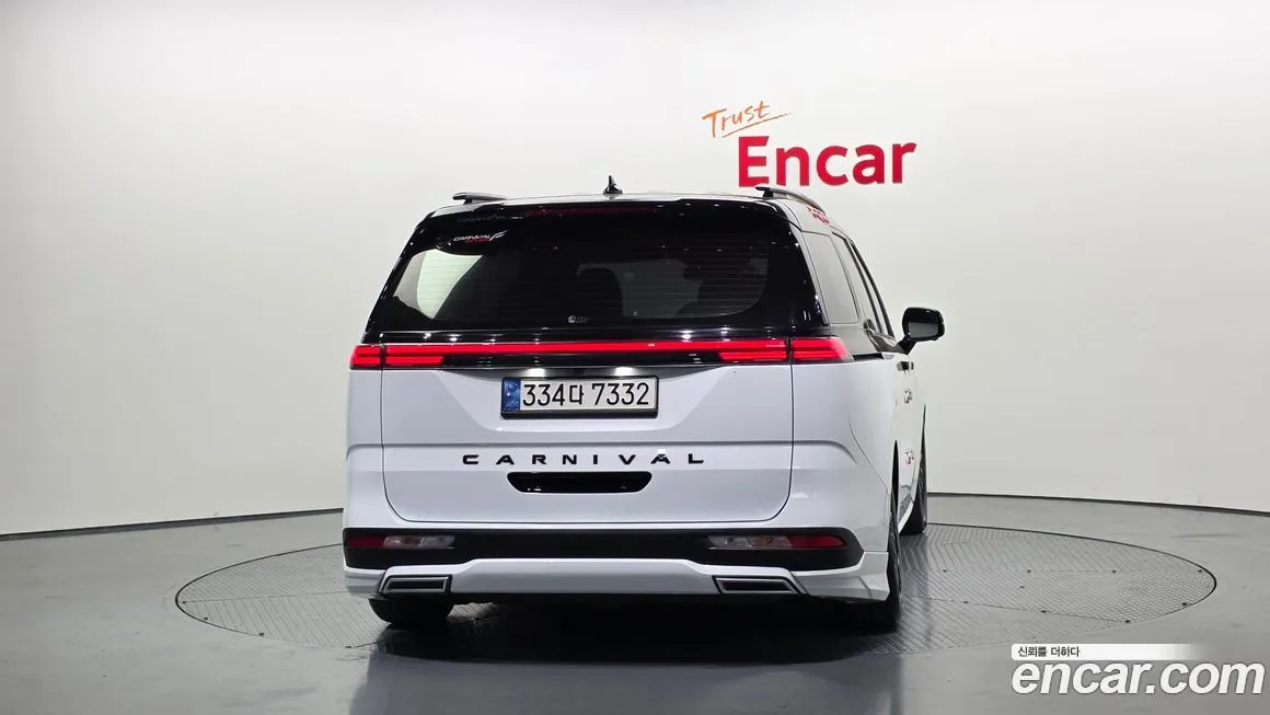 Kia Carnival — фото 4