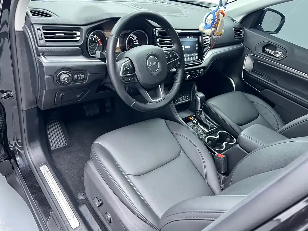 Jeep Grand Commander 2021 из CN, фото 7