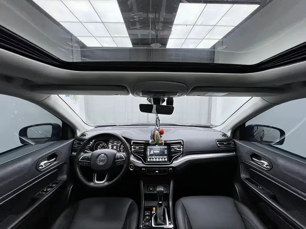 Jeep Grand Commander 2021 из CN, фото 10