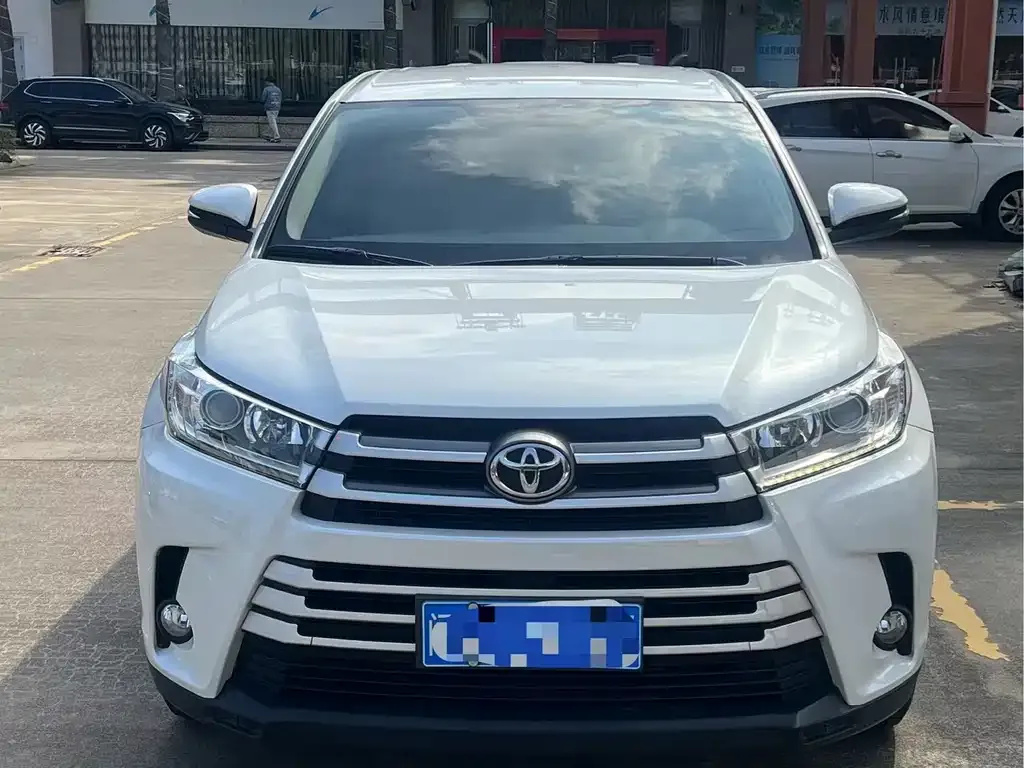 Toyota Highlander — фото 5