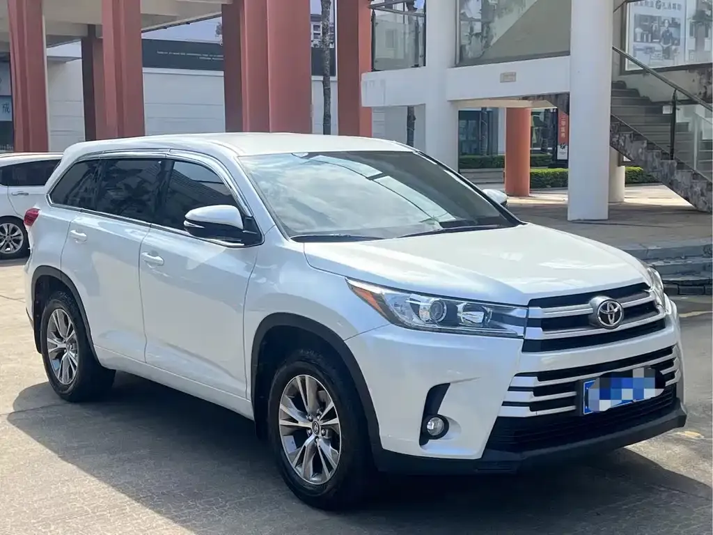 Toyota Highlander — фото 6