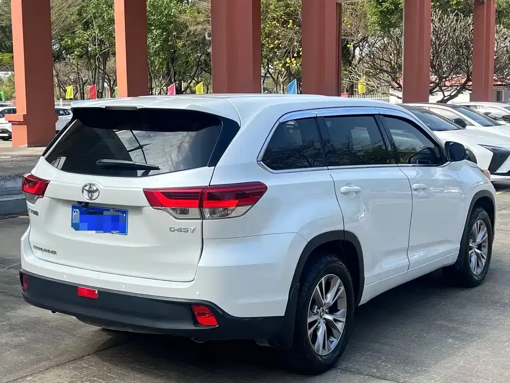 Toyota Highlander — фото 4