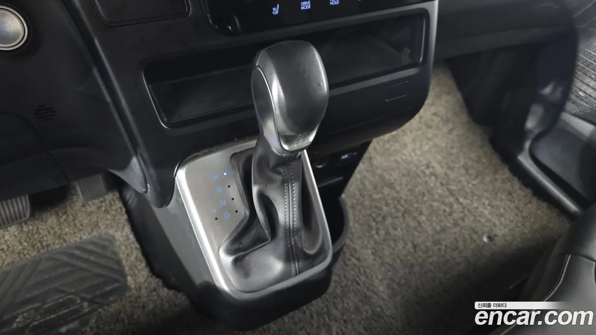 Hyundai Staria — фото 2