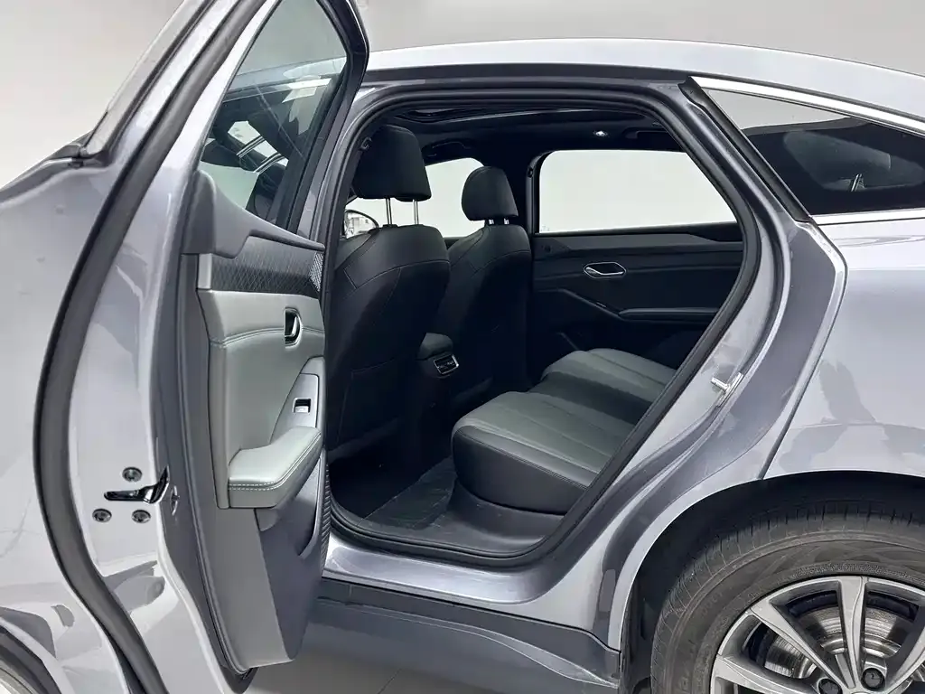 BYD Qin L 2025 из CN, фото 10
