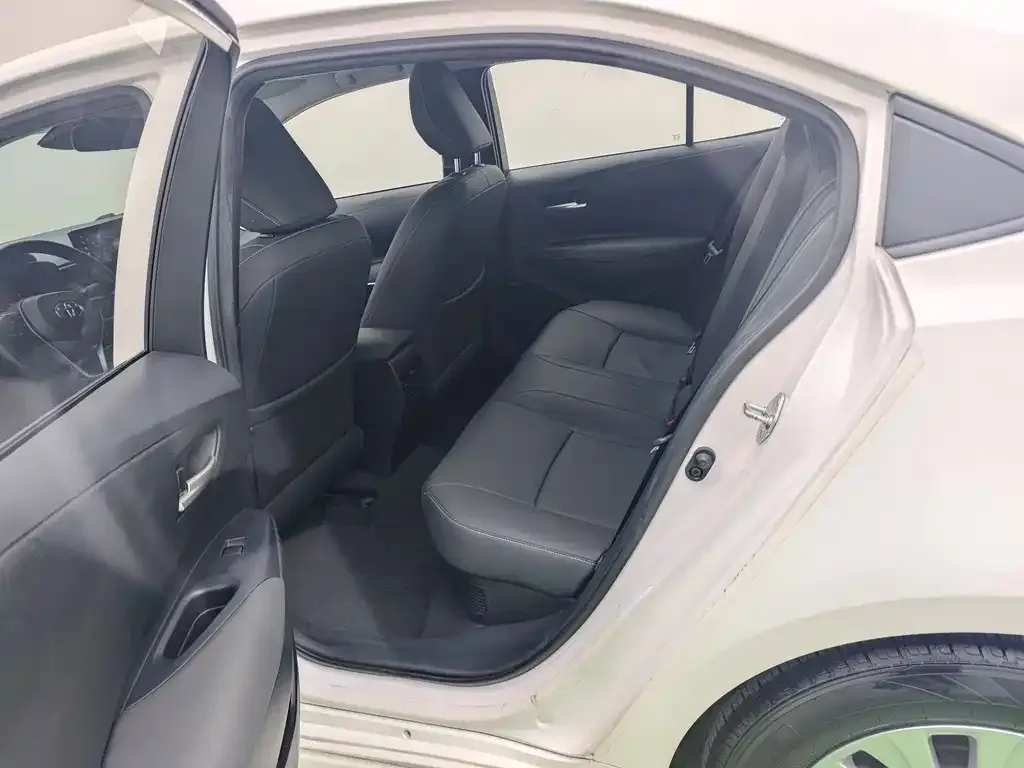Toyota Corolla 2024 из CN, фото 2