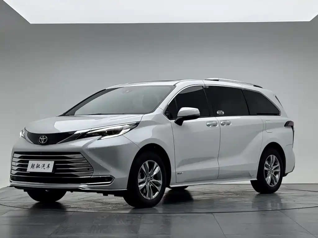 Toyota Sienna 2024 из CN, фото 1