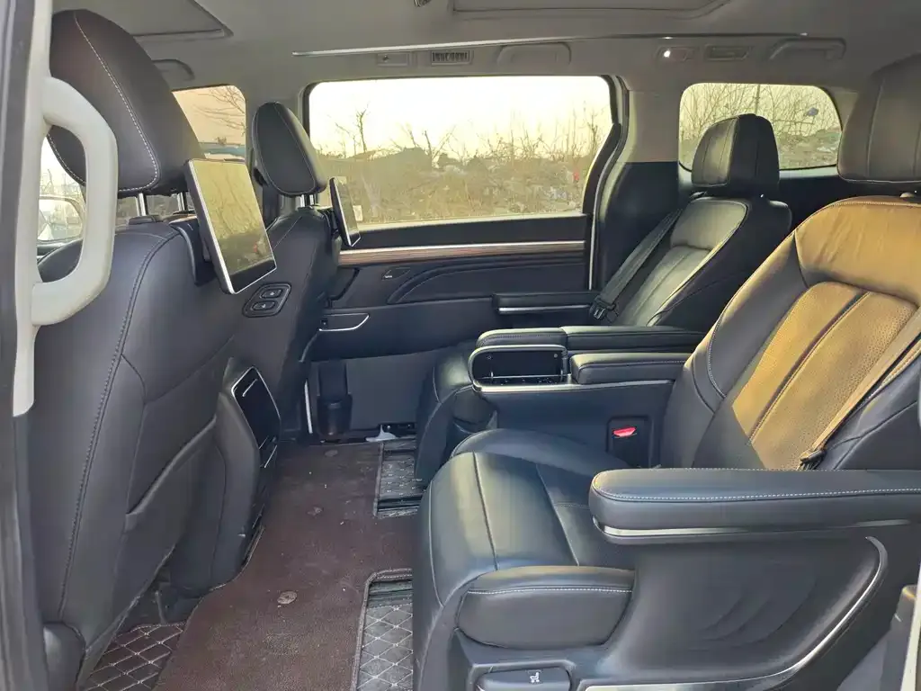 GAC Motor Trumpchi M8 — фото 10