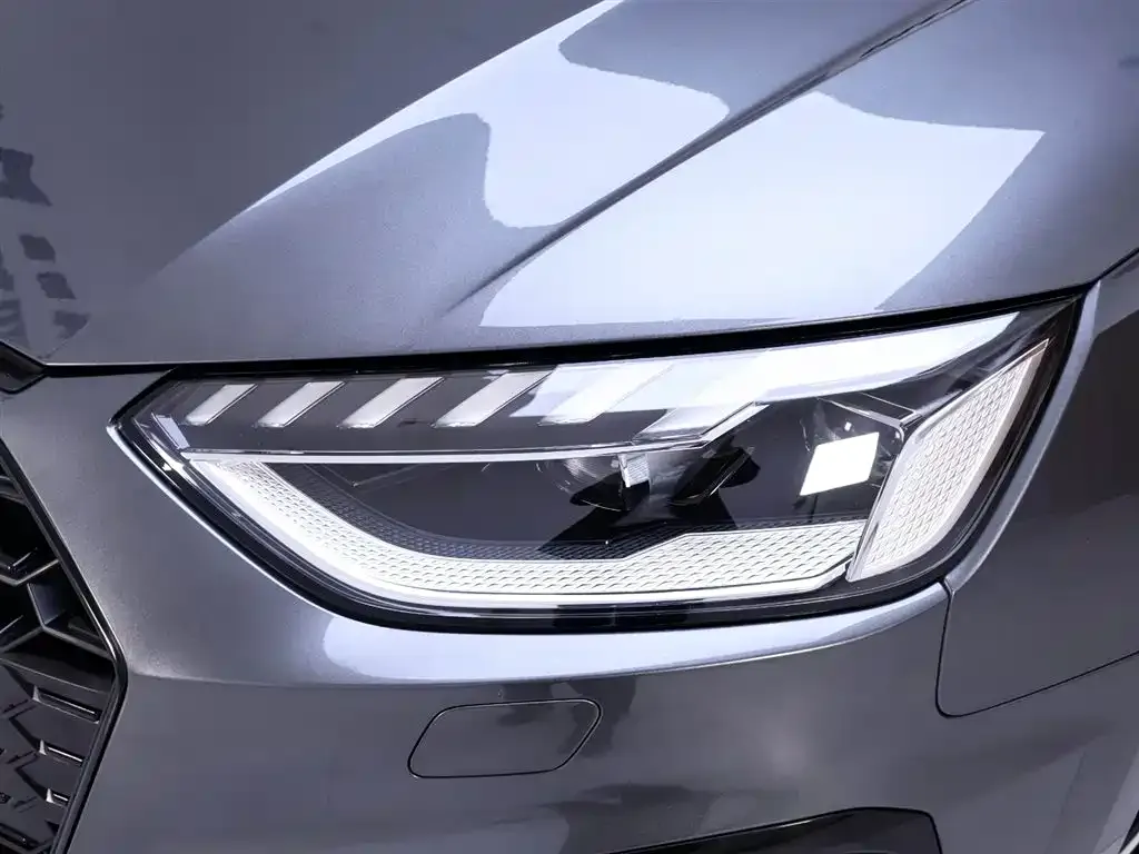 Audi A4L 2023 из CN, фото 4